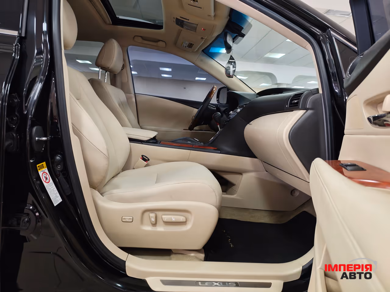 Lexus RX - фото 9