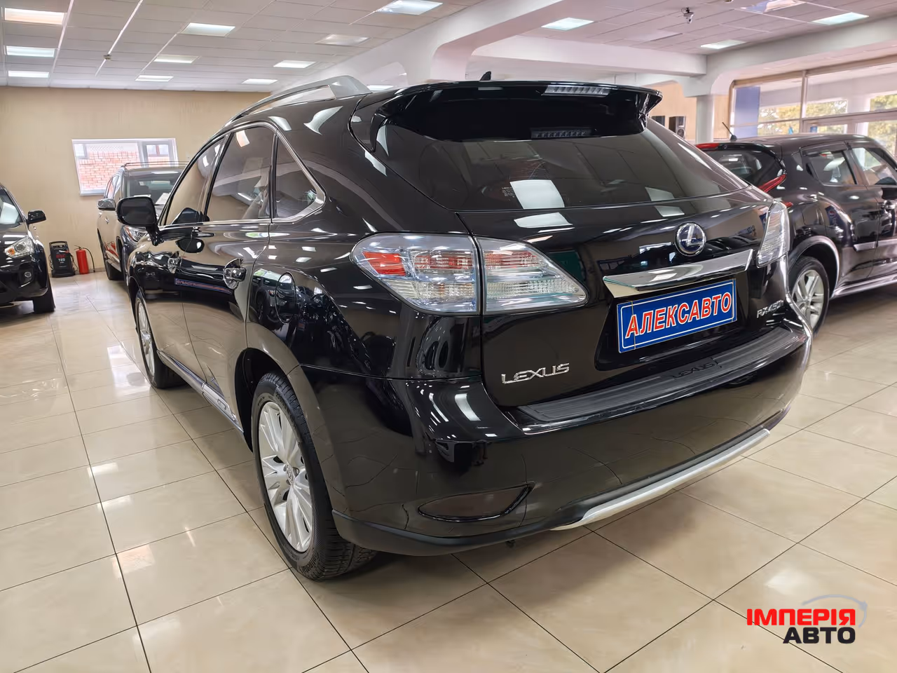 Lexus RX - фото 4
