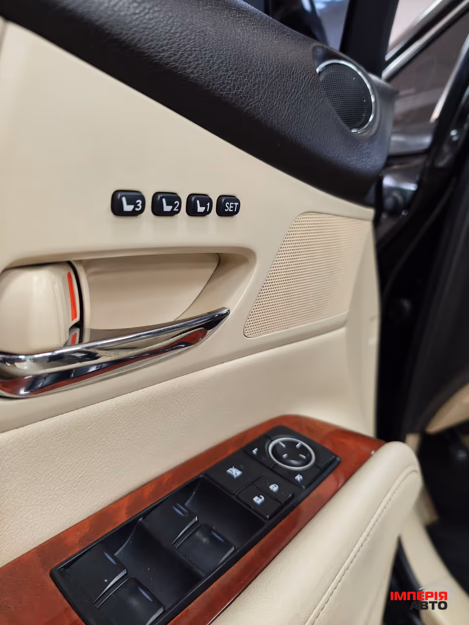 Lexus RX - фото 14