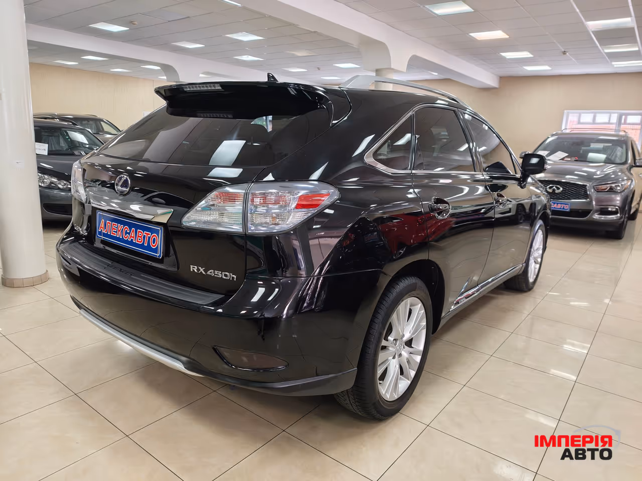 Lexus RX - фото 8