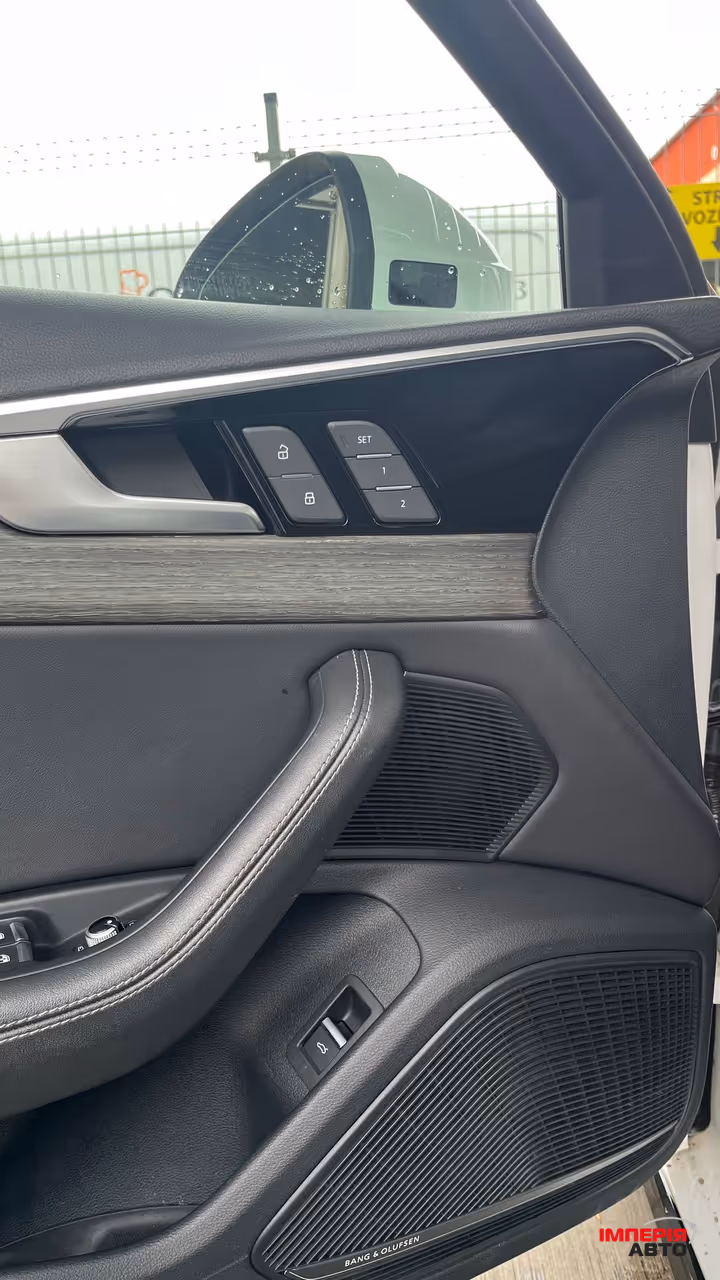 Audi A4 - фото 14