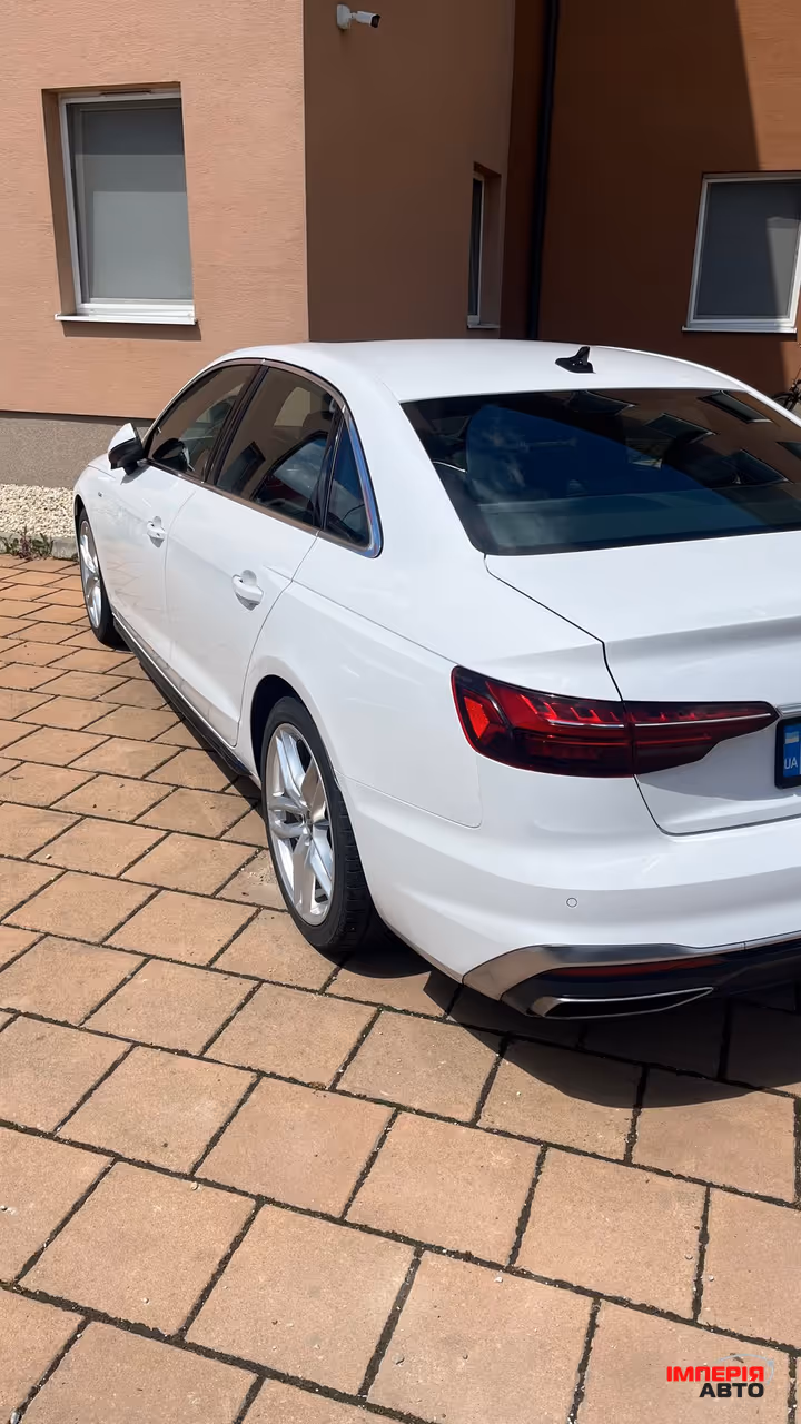 Audi A4 - фото 5
