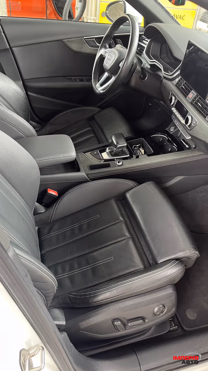 Audi A4 - фото 9