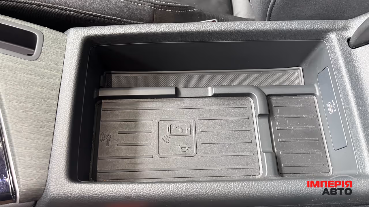 Audi A4 - фото 11