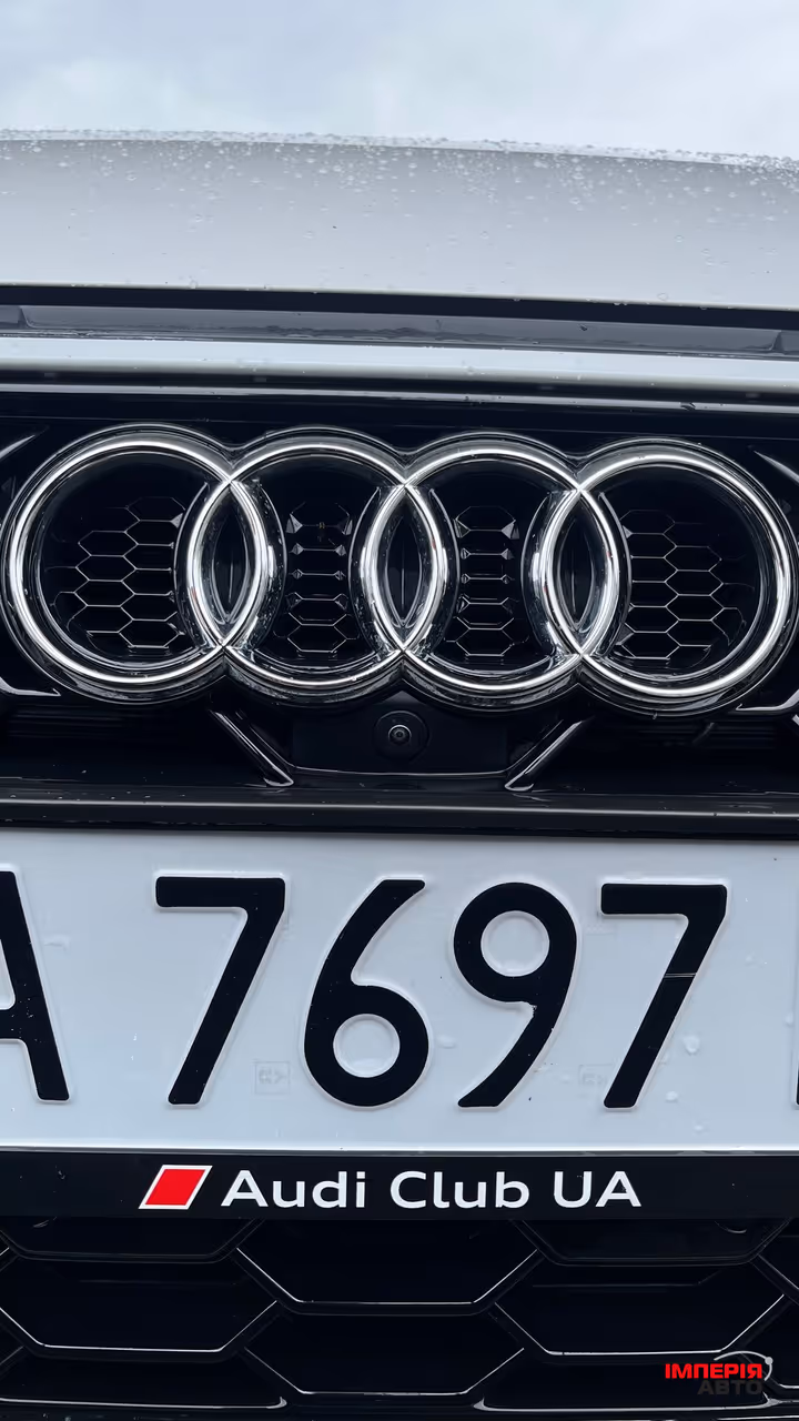 Audi A4 - фото 17