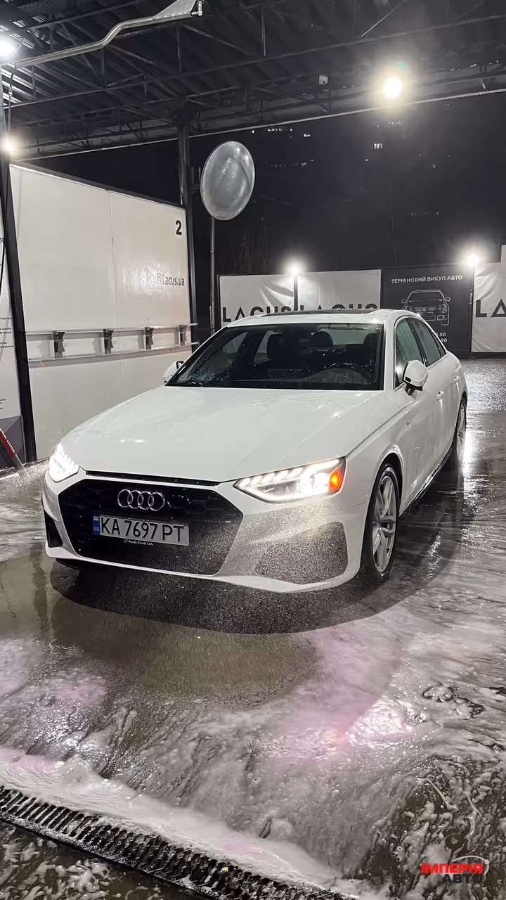 Audi A4 - фото 2