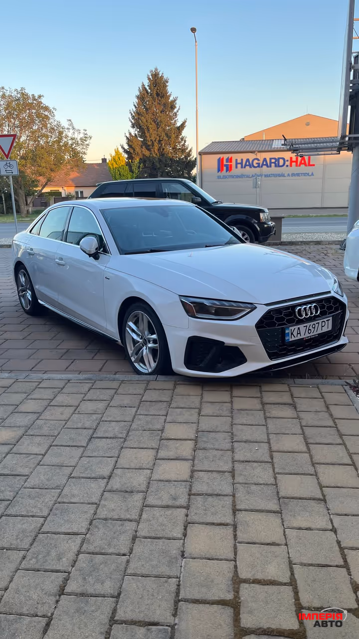 Audi A4 - фото 1