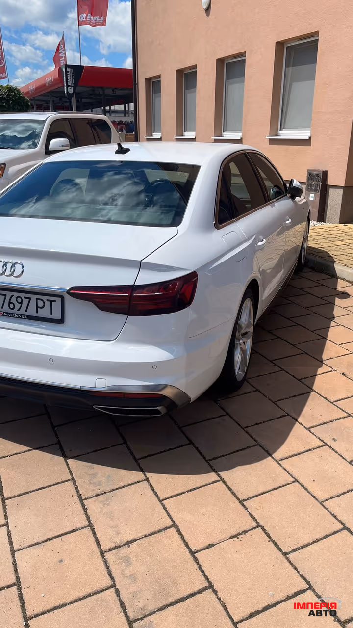 Audi A4 - фото 6