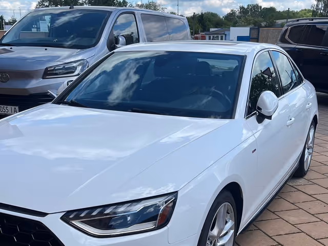 Audi A4 - фото 3