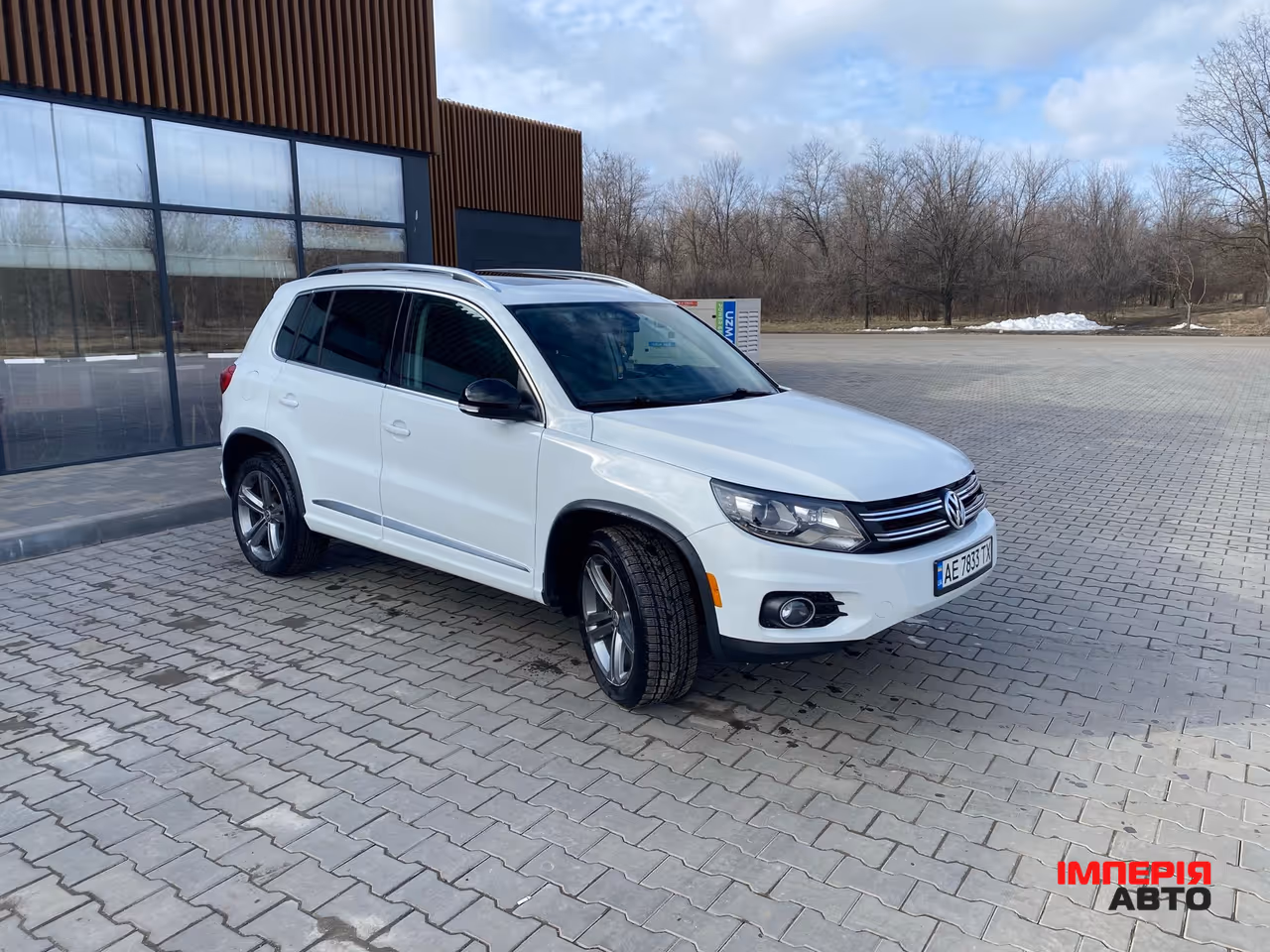 Volkswagen Tiguan - фото 2