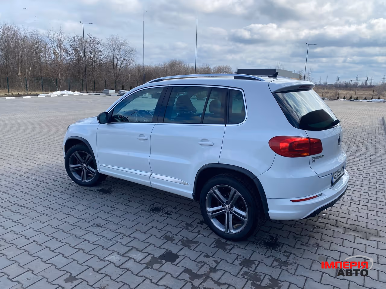 Volkswagen Tiguan - фото 7