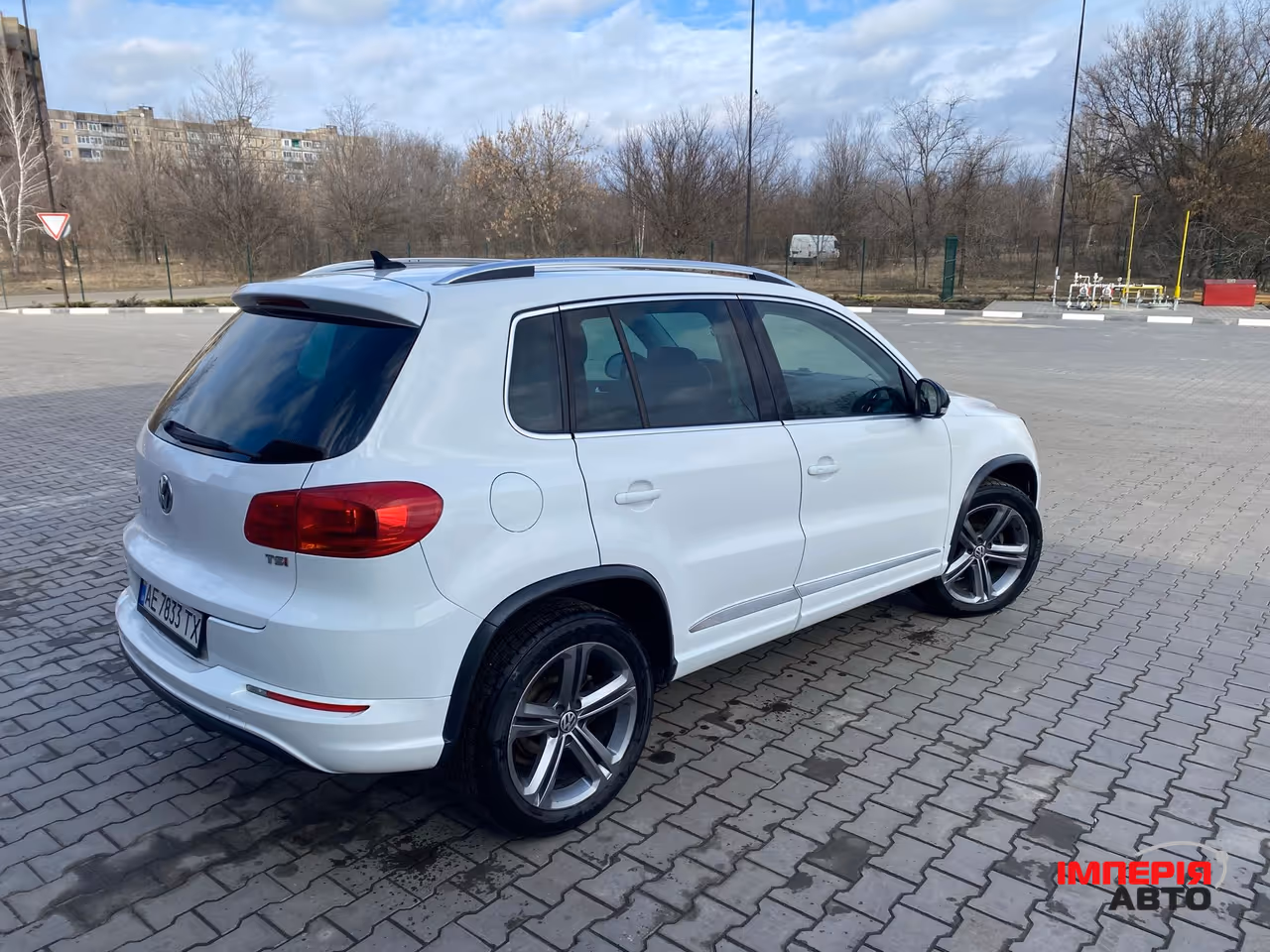 Volkswagen Tiguan - фото 4