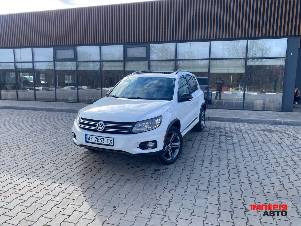 Volkswagen Tiguan - фото 1