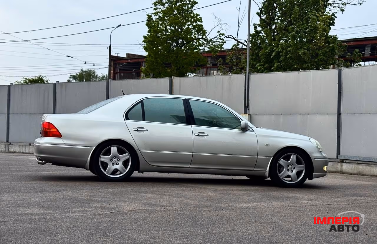 Lexus LS - фото 3