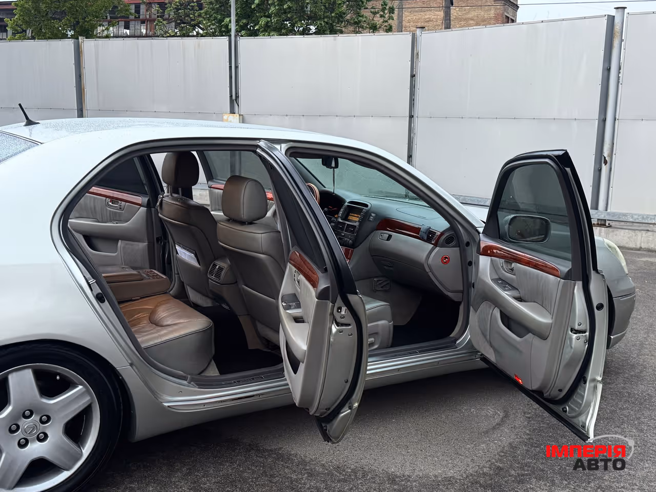 Lexus LS - фото 9