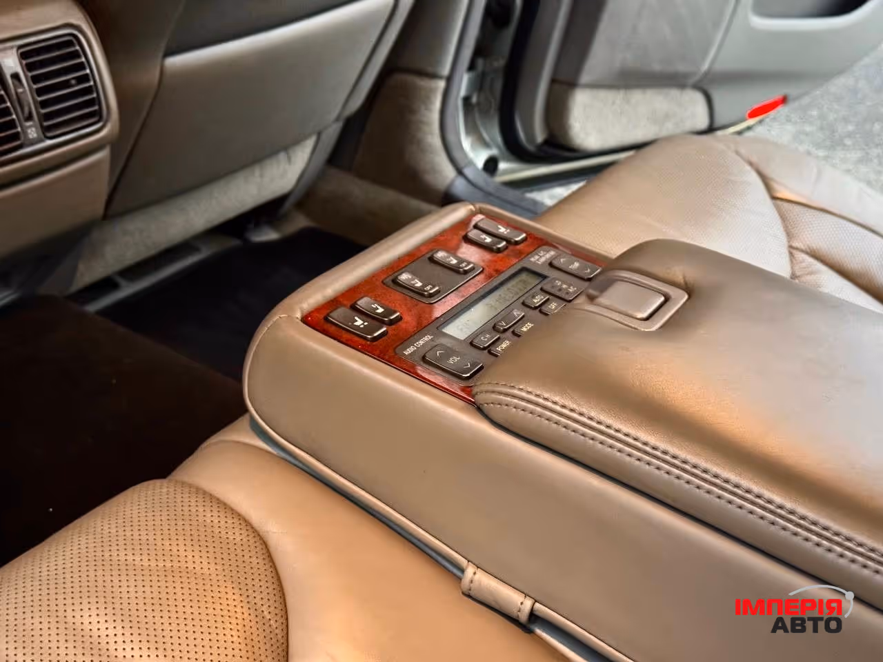 Lexus LS - фото 15