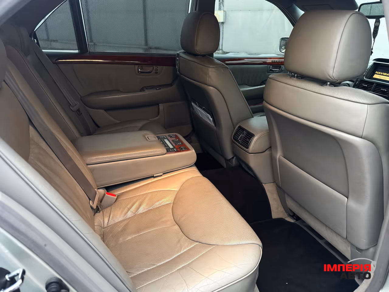 Lexus LS - фото 10