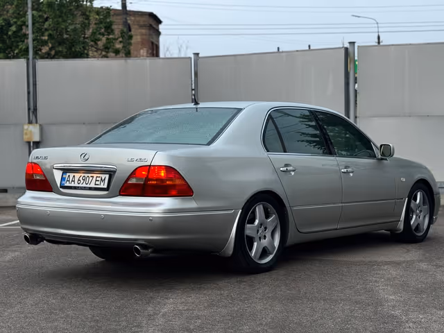 Lexus LS - фото 4