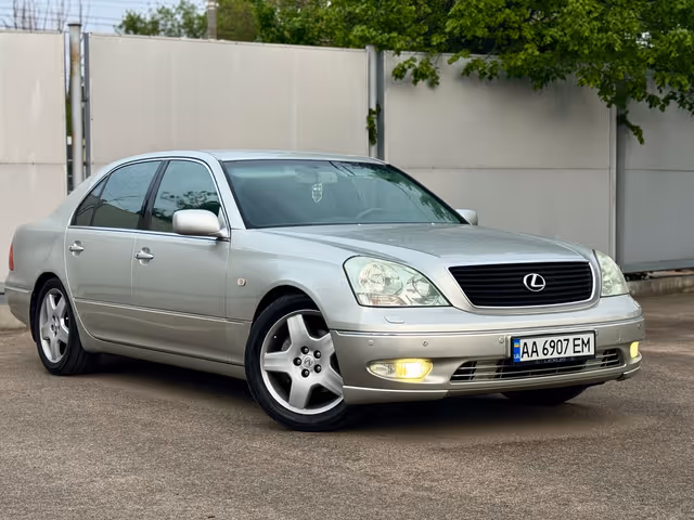 Lexus LS - фото 1
