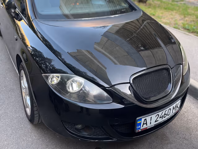 SEAT Leon - фото 1