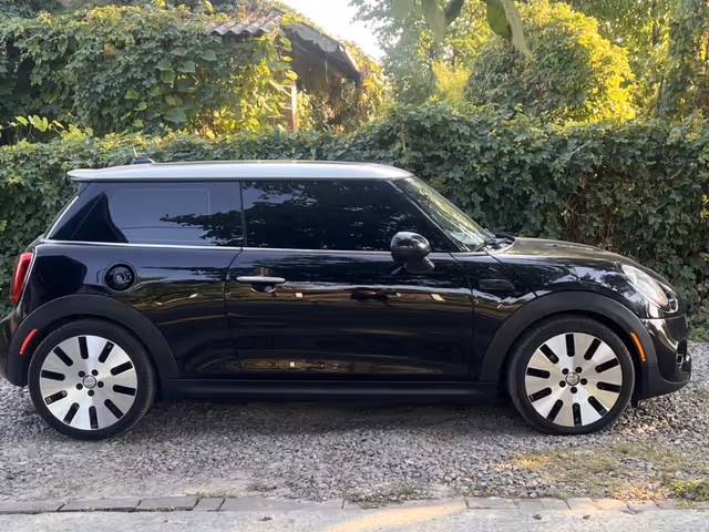 Mini Hatch - зображення 1
