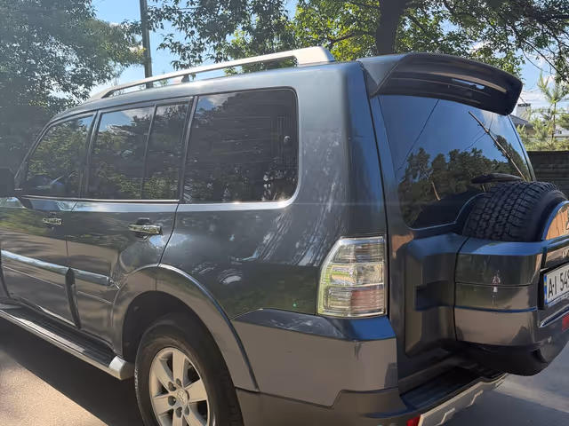 Mitsubishi Pajero - фото 4