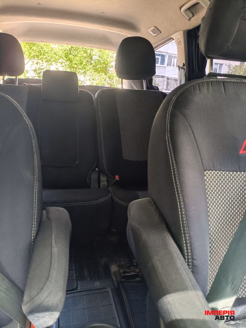 Mitsubishi Grandis - фото 6
