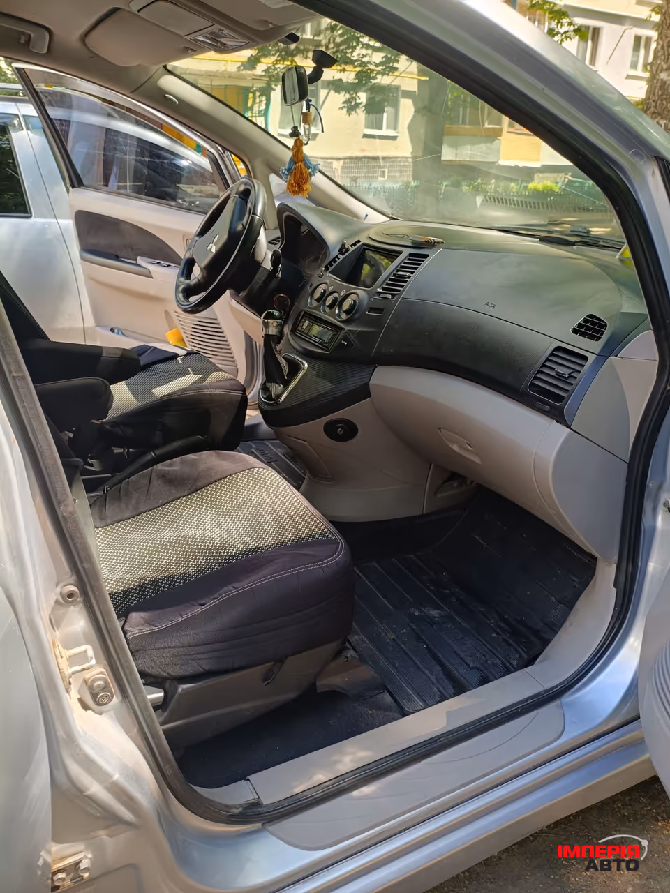 Mitsubishi Grandis - фото 5