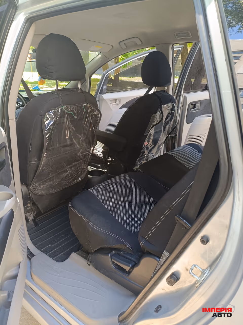 Mitsubishi Grandis - фото 4