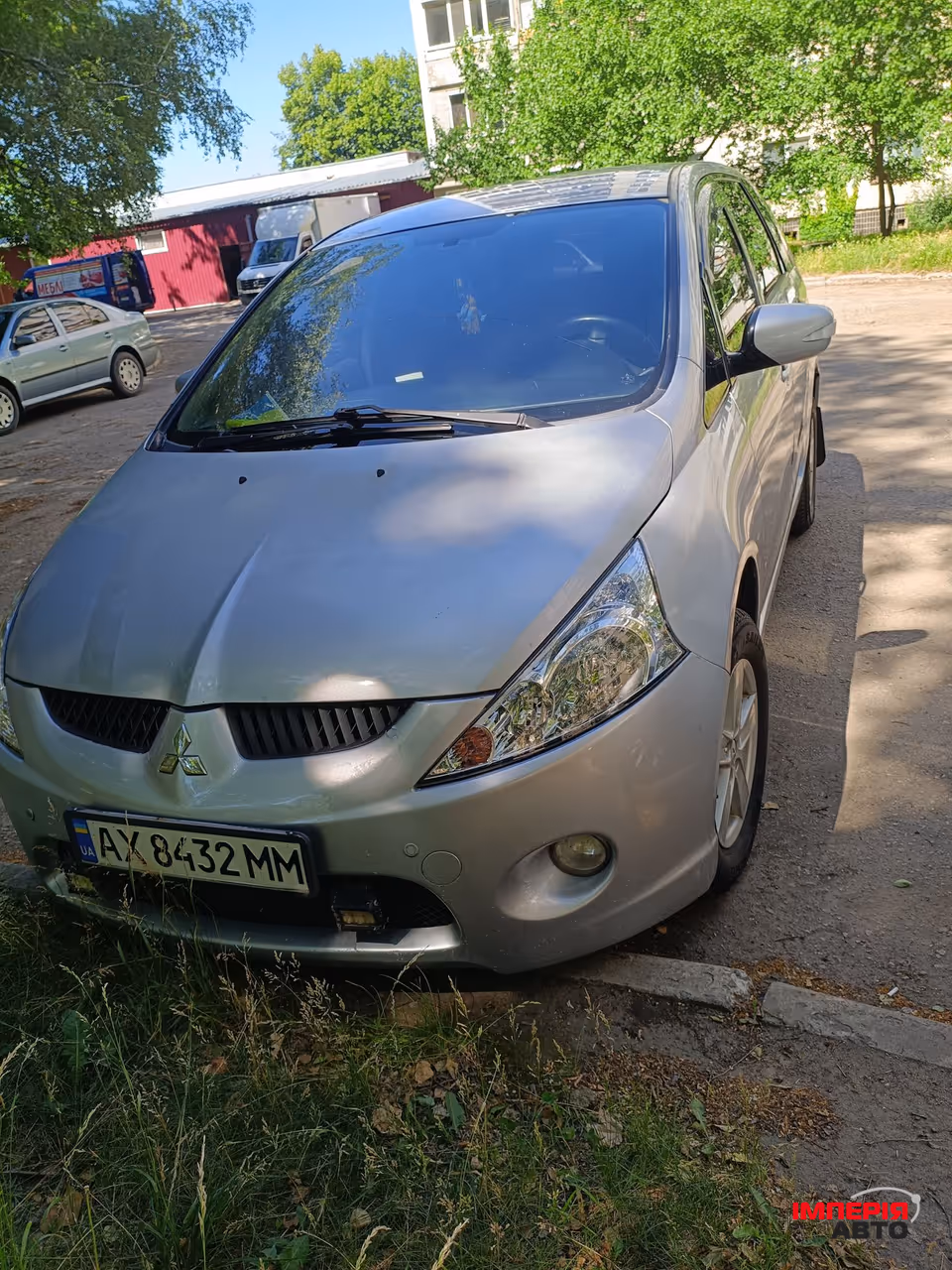 Mitsubishi Grandis - фото 1