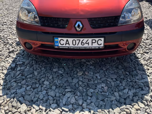 Renault Symbol - фото 4