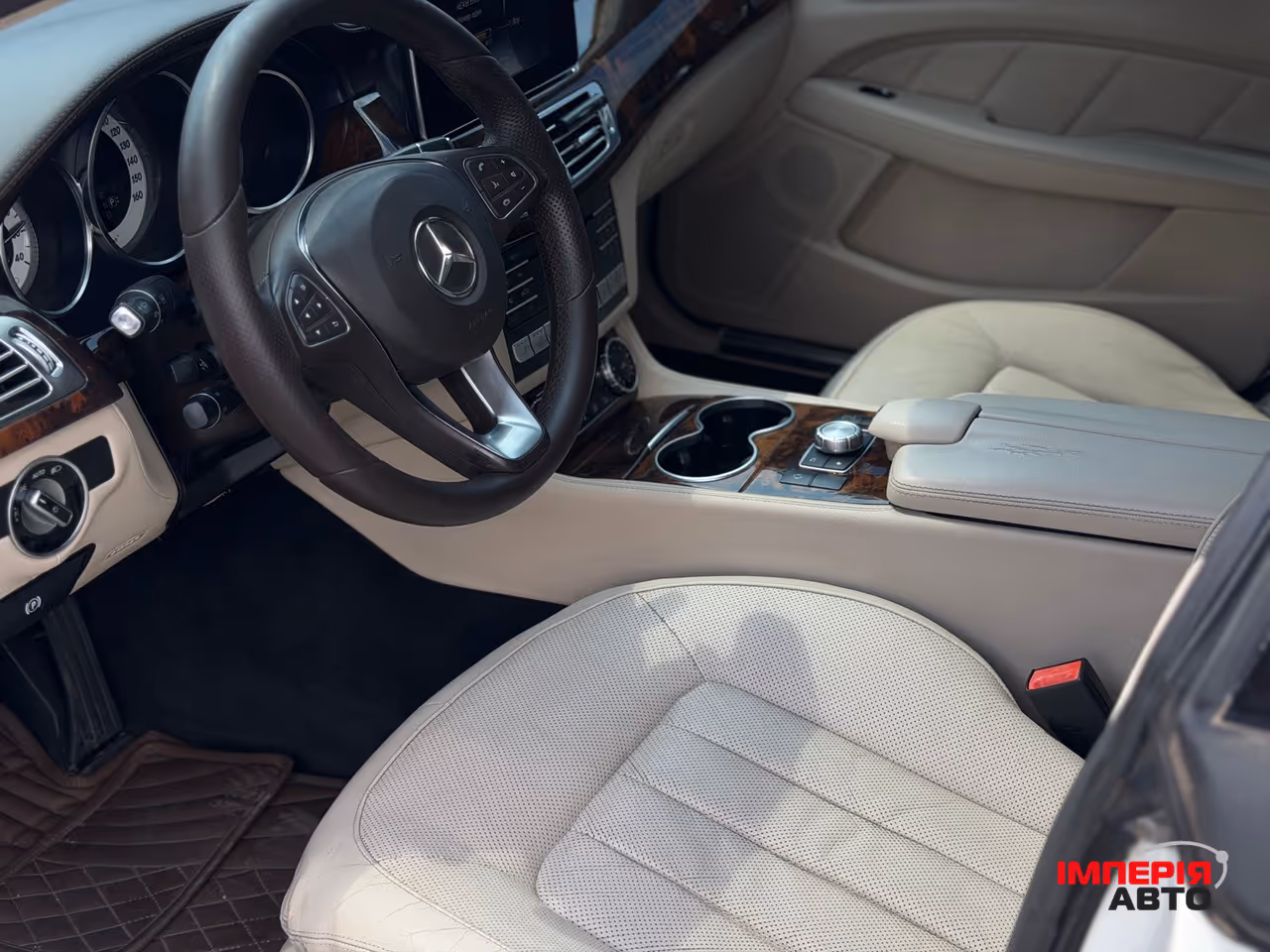 Mercedes-Benz CLS - фото 11