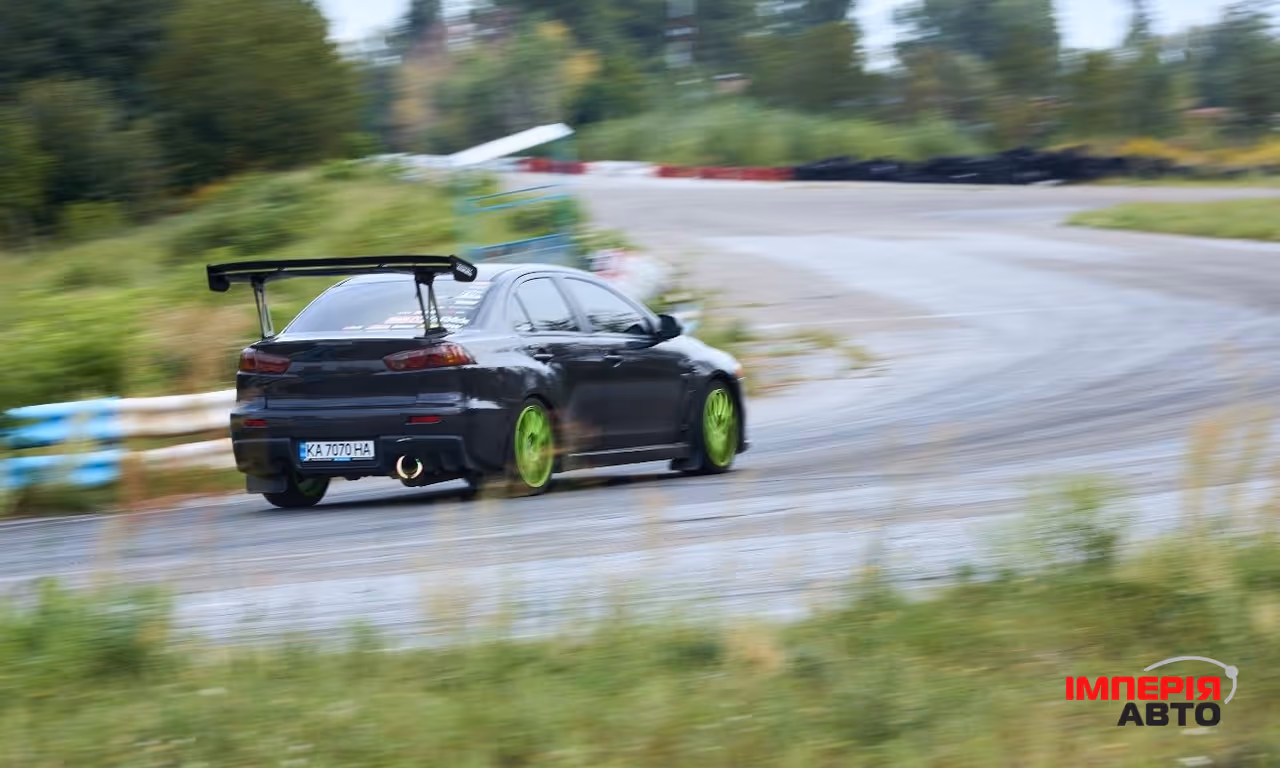 Mitsubishi Lancer Evolution - фото 35