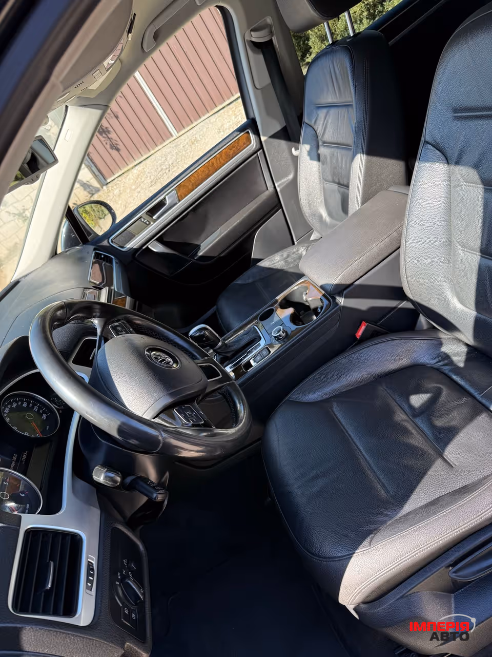 Volkswagen Touareg - фото 7