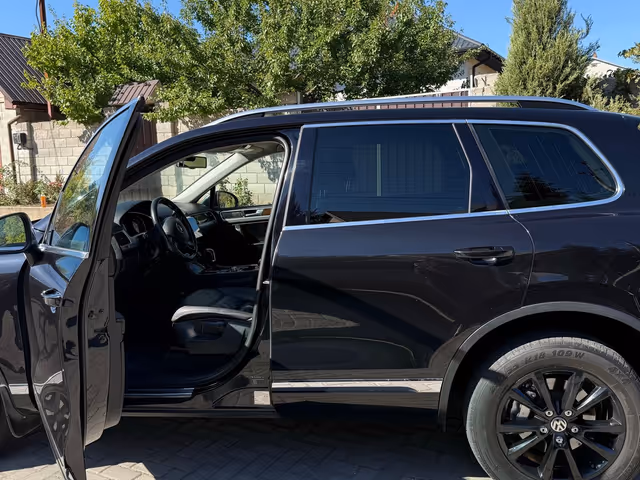 Volkswagen Touareg - фото 4