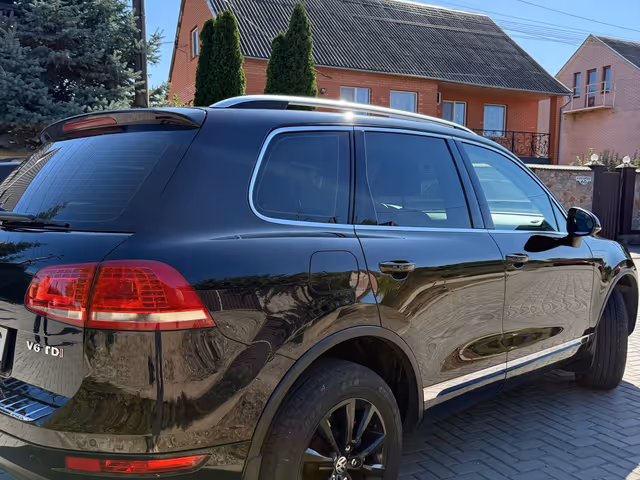 Volkswagen Touareg - фото 3