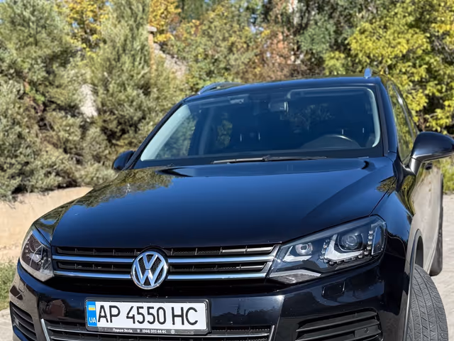 Volkswagen Touareg - фото 1
