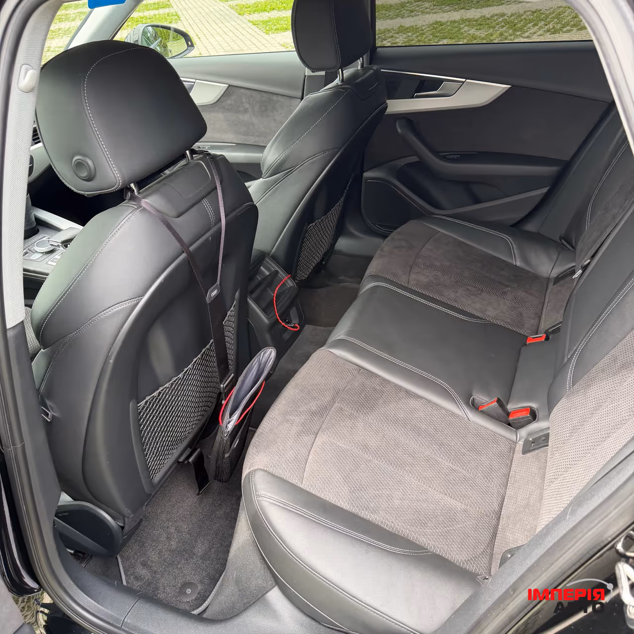 Audi A4 - фото 9