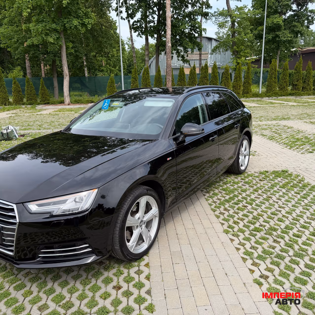 Audi A4 - фото 2