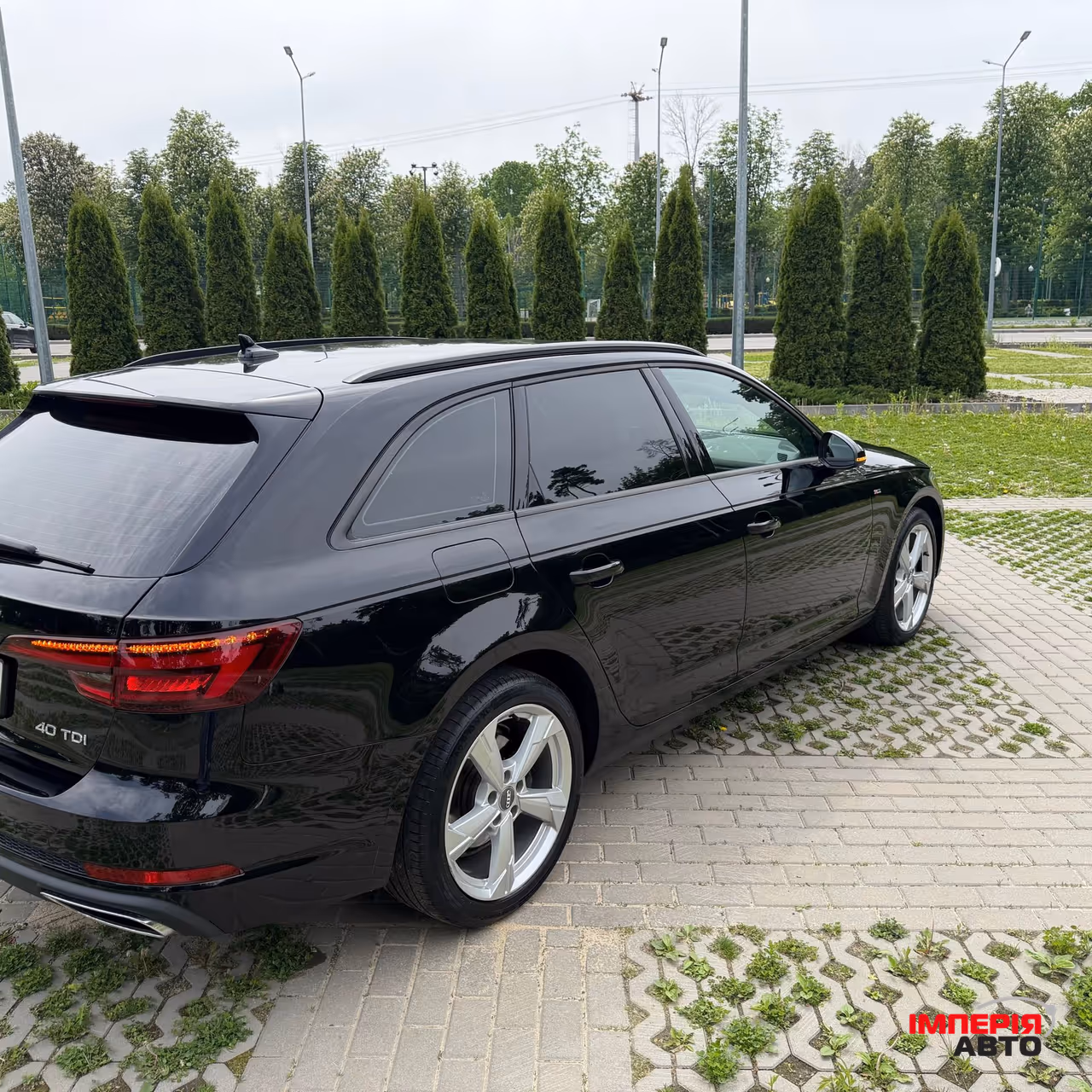 Audi A4 - фото 5