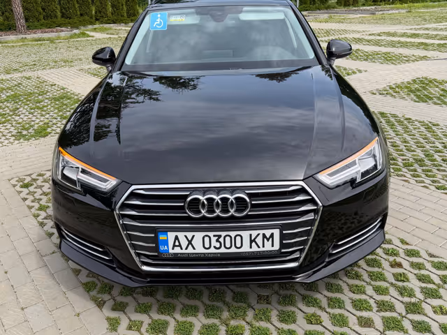Audi A4 - фото 1