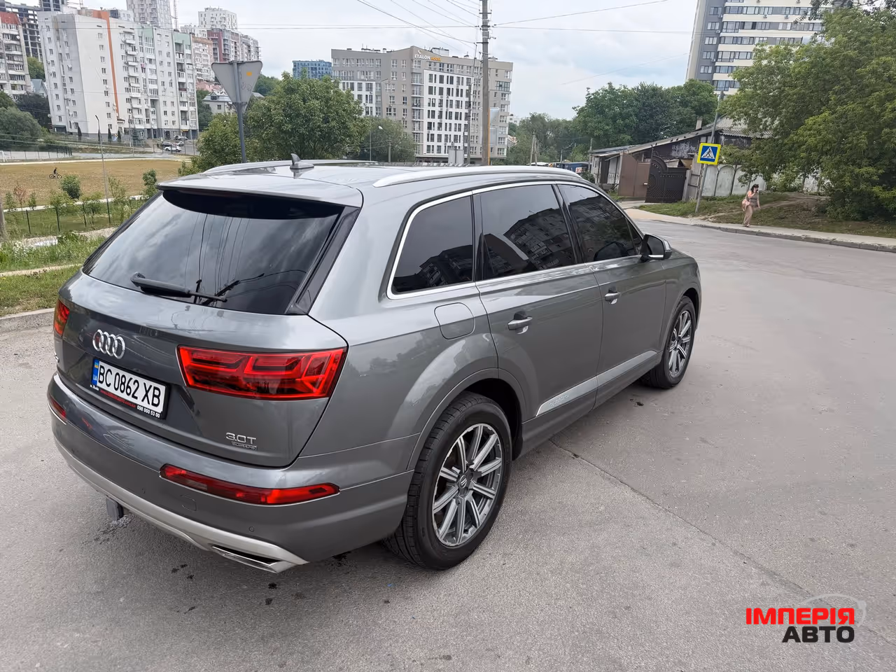 Audi Q7 - фото 13