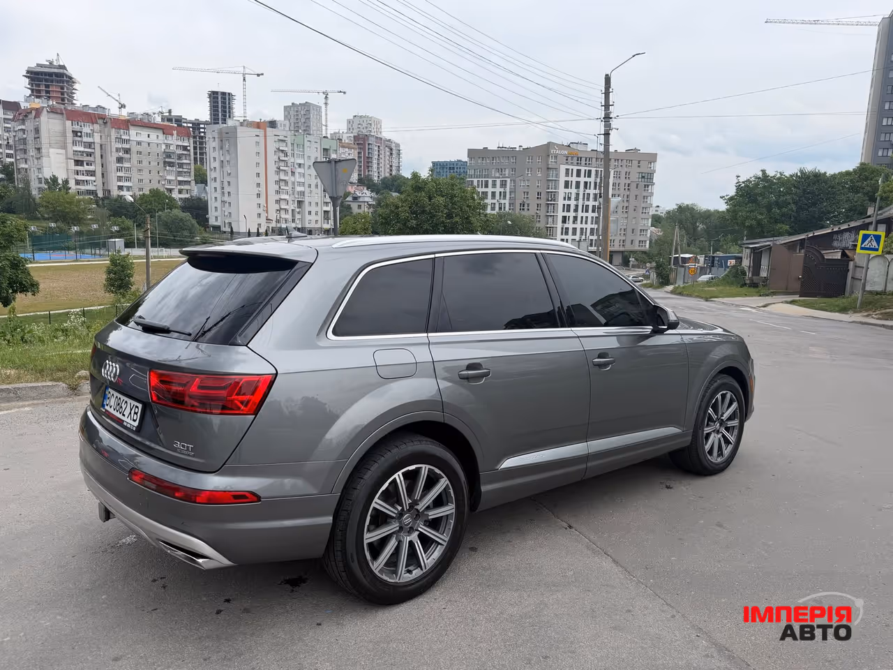 Audi Q7 - фото 15