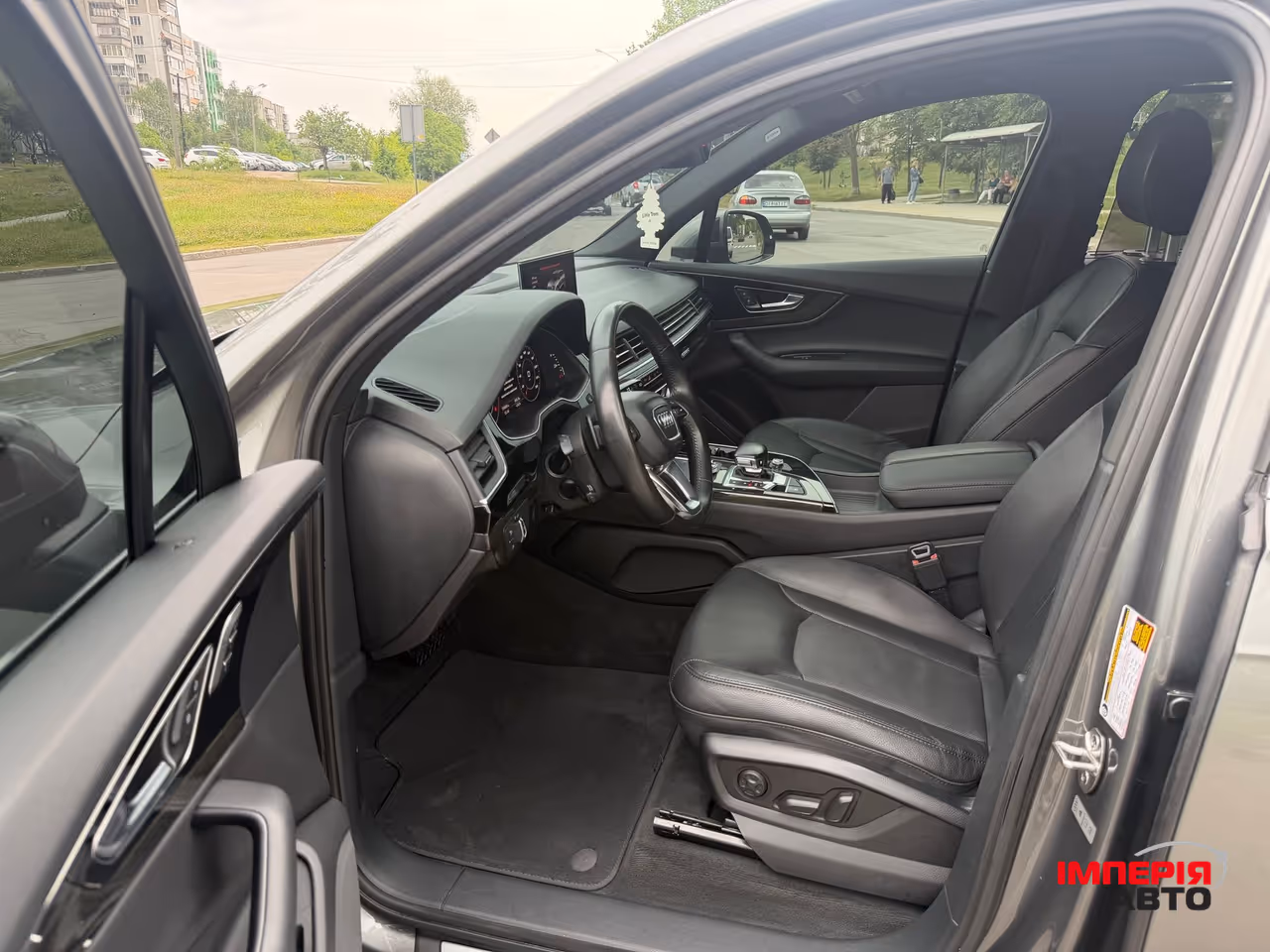 Audi Q7 - фото 18