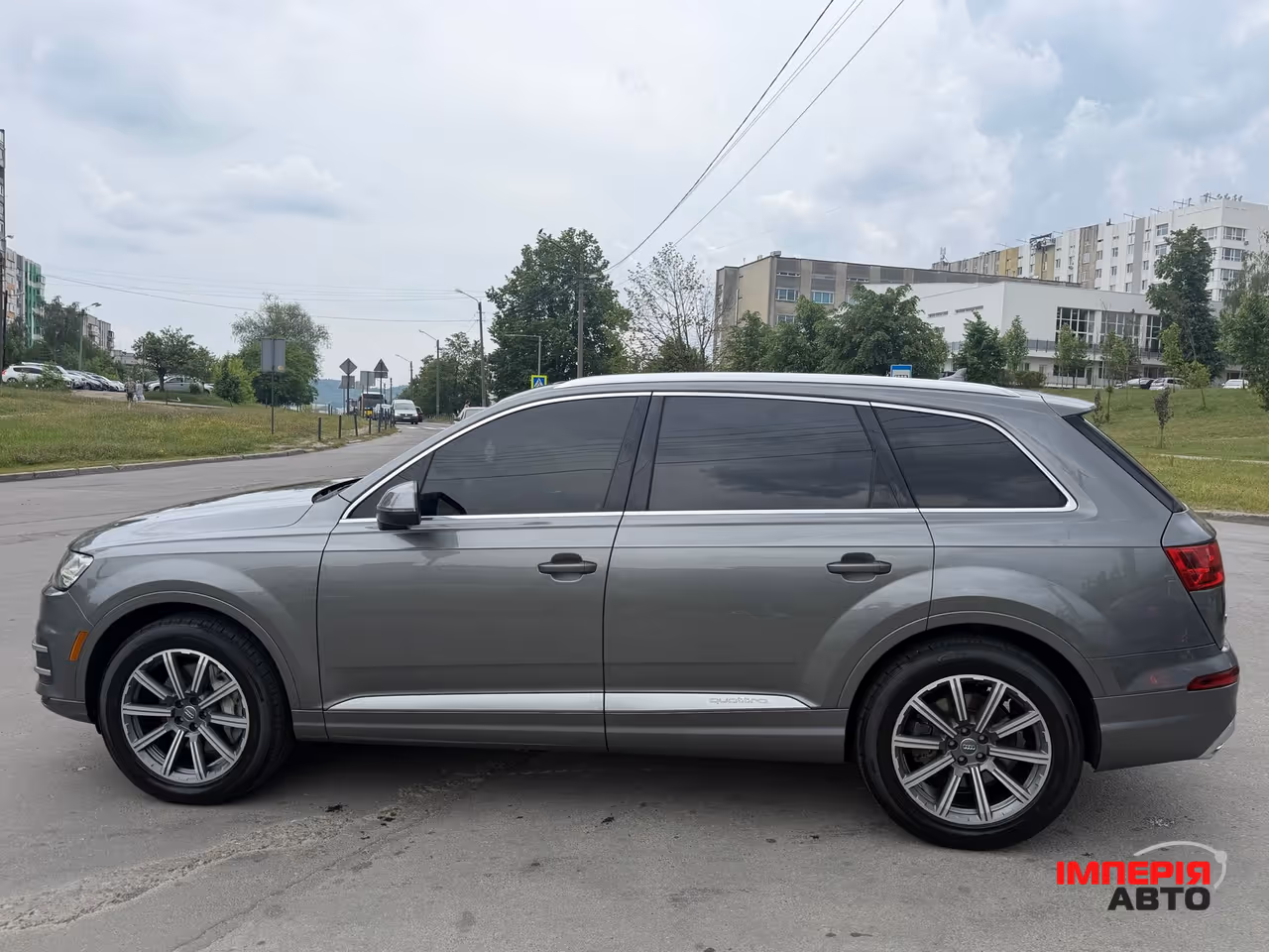 Audi Q7 - фото 7