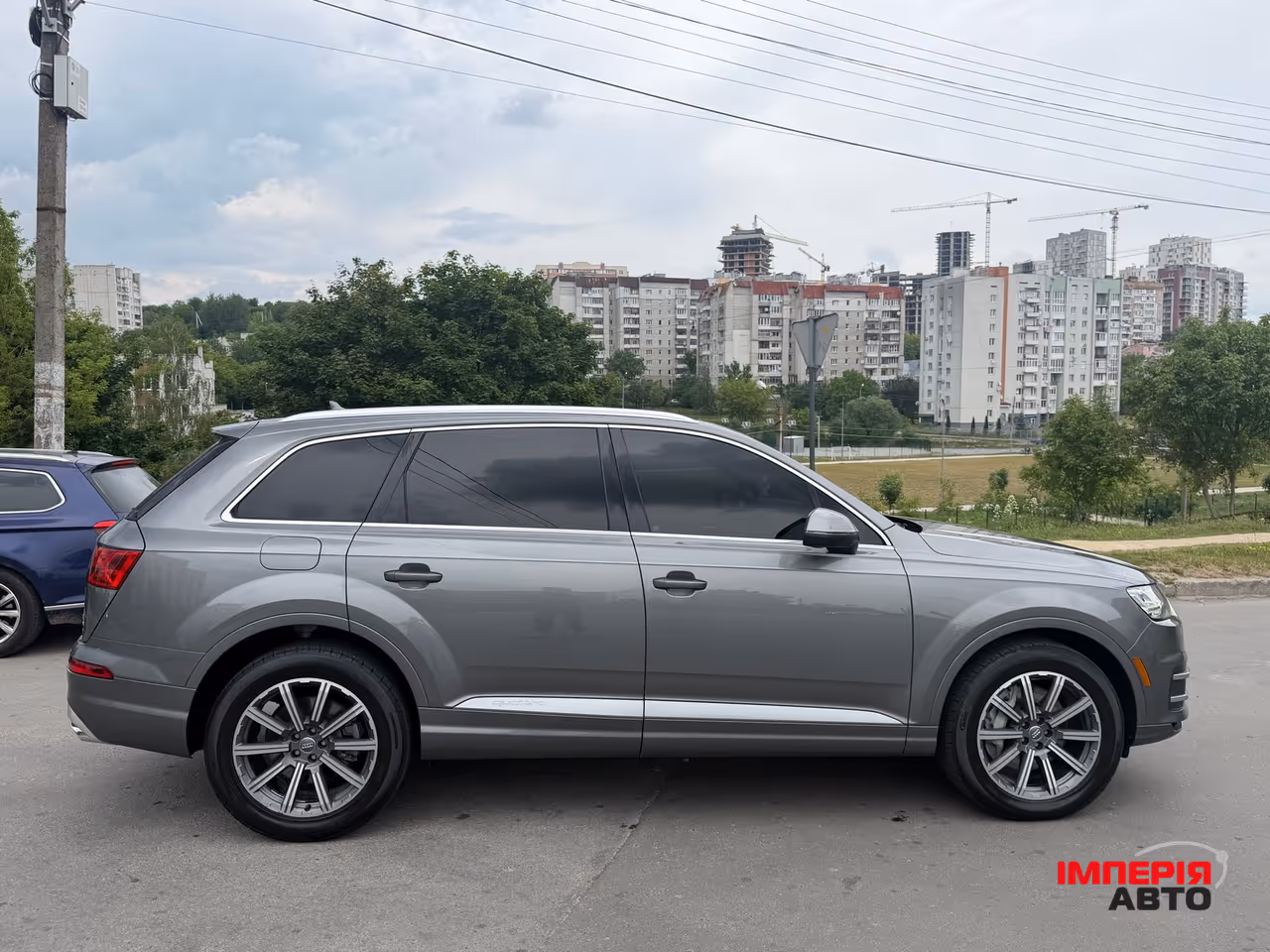 Audi Q7 - фото 12