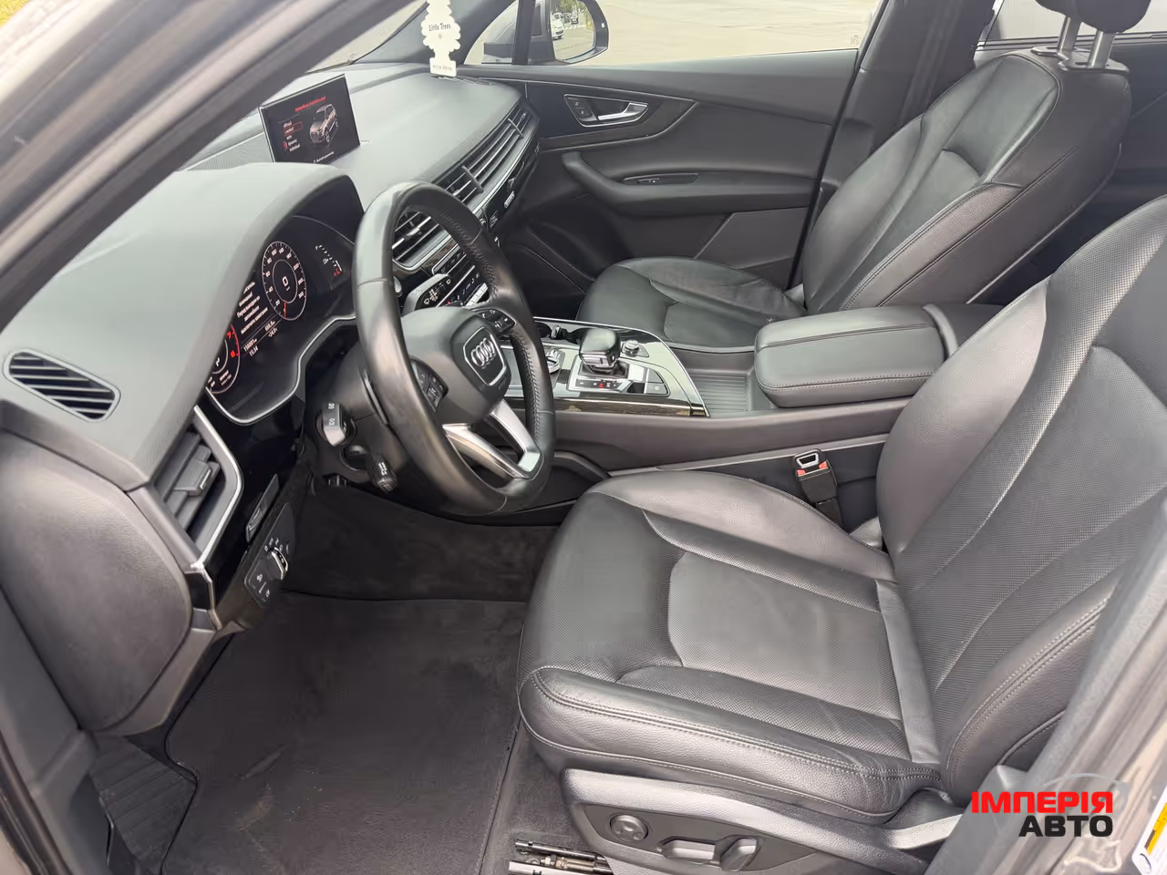 Audi Q7 - фото 16
