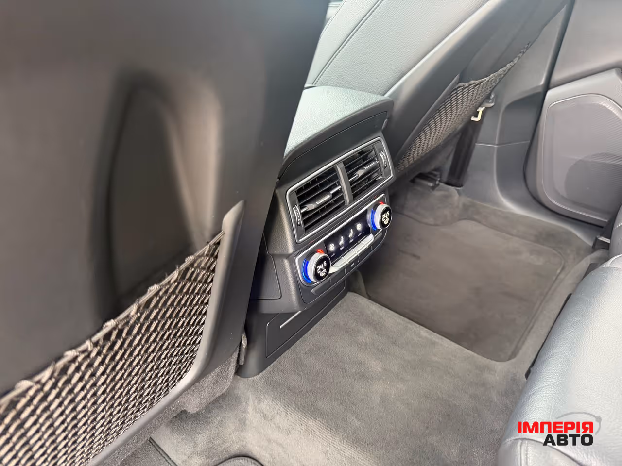 Audi Q7 - фото 26