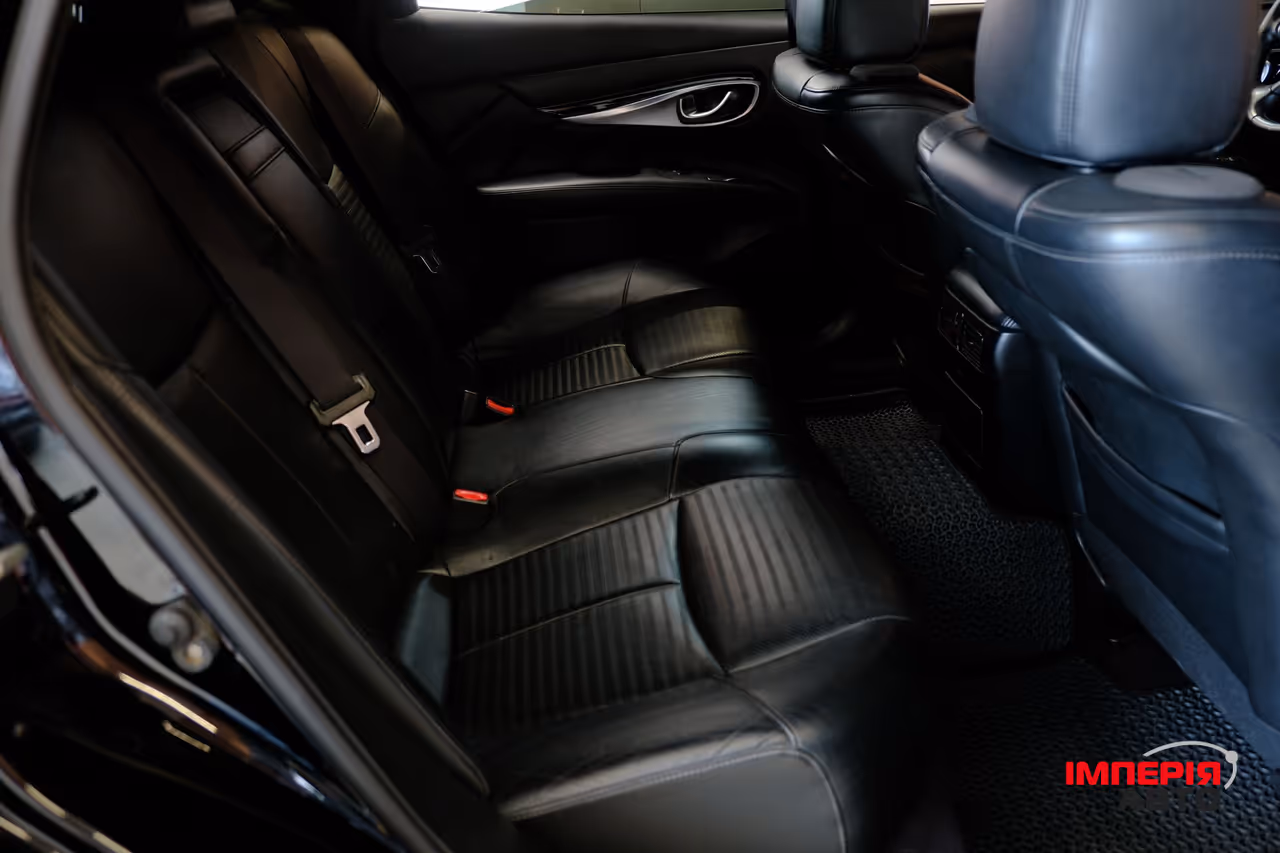 Infiniti M - фото 9