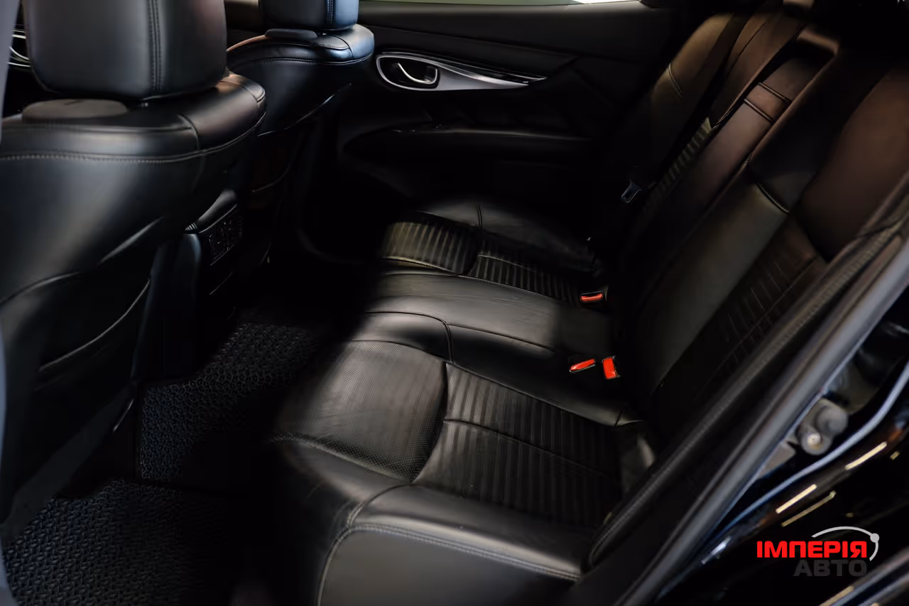 Infiniti M - фото 8